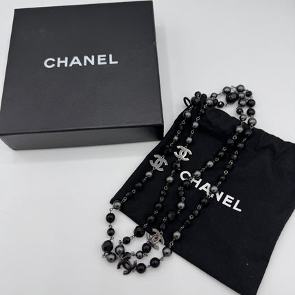 Sautoir Chanel perles noires