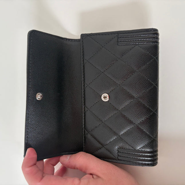 Portefeuille Chanel Boy à rabat