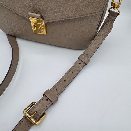 Sac Louis Vuitton Métis Cuir Empreinte tourterelle