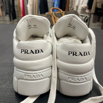 Basket Prada en cuir blanc T36
