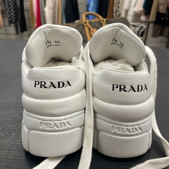 Basket Prada en cuir blanc T36