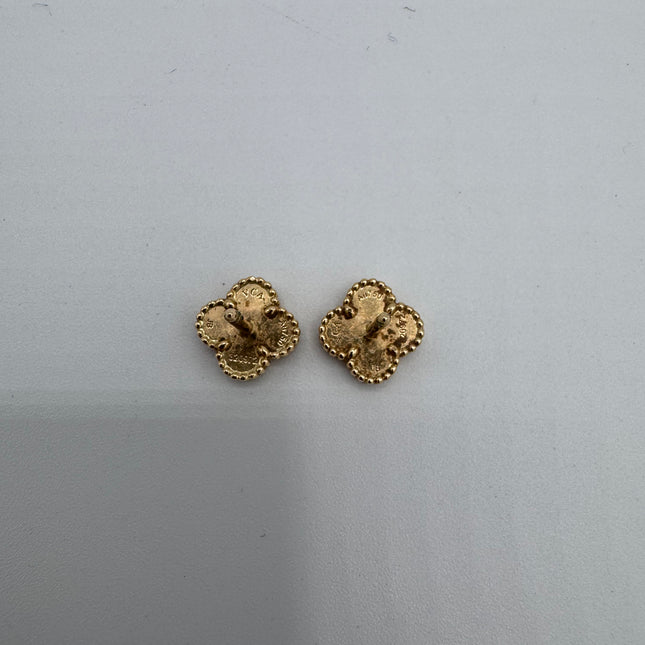 Puces d’oreilles sweet Alhambra Van Cleef & Arpels