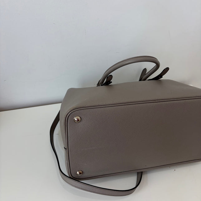 Sac Prada Double Cuir Saffiano Argile bandoulière
