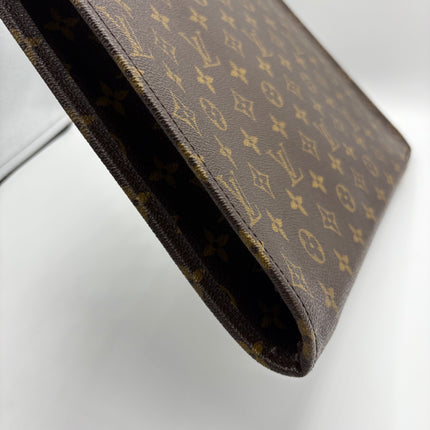 Pochette XXL Louis Vuitton