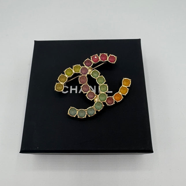 Broche Chanel double C