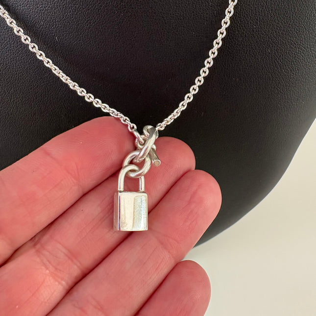 Collier Hermès amulette cadenas
