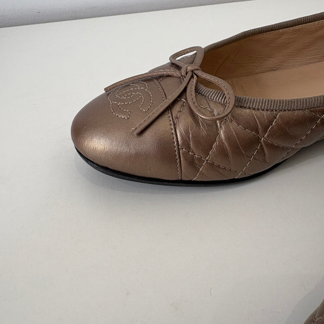 Ballerines Chanel matelassées T39