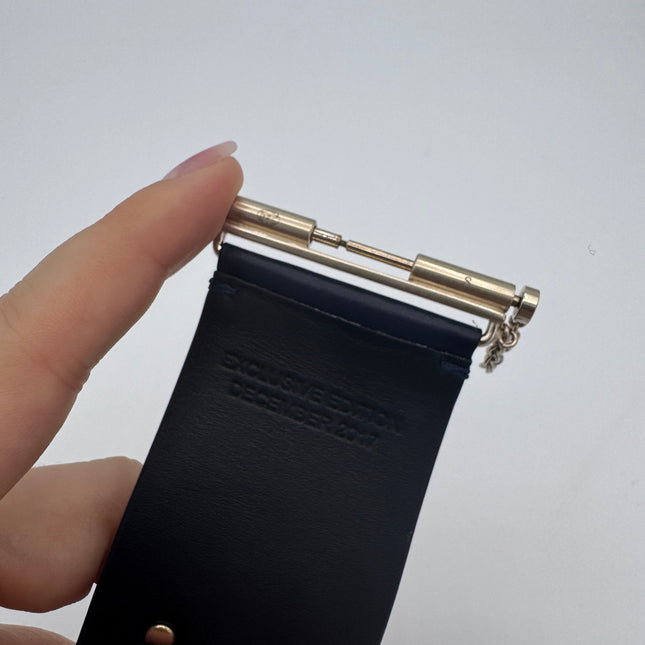 Manchette Chanel Collection Défilé Resort 2018 par Karl Lagerfeld