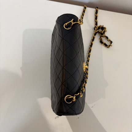 Sac Chanel Demi lune vintage