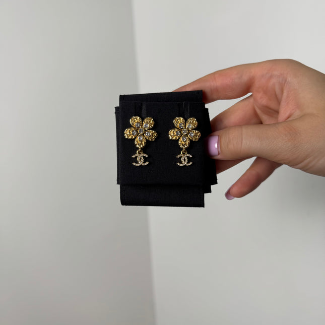 Boucles d’oreilles Chanel pendantes