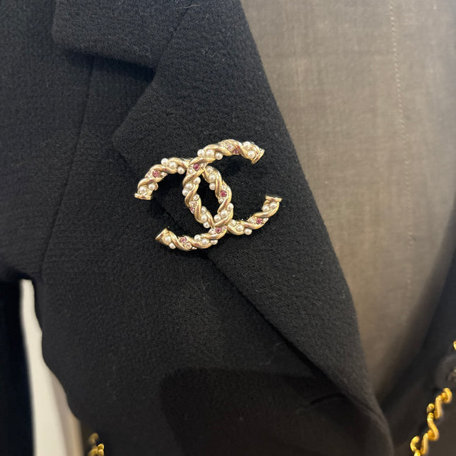 Broche Chanel double c perles