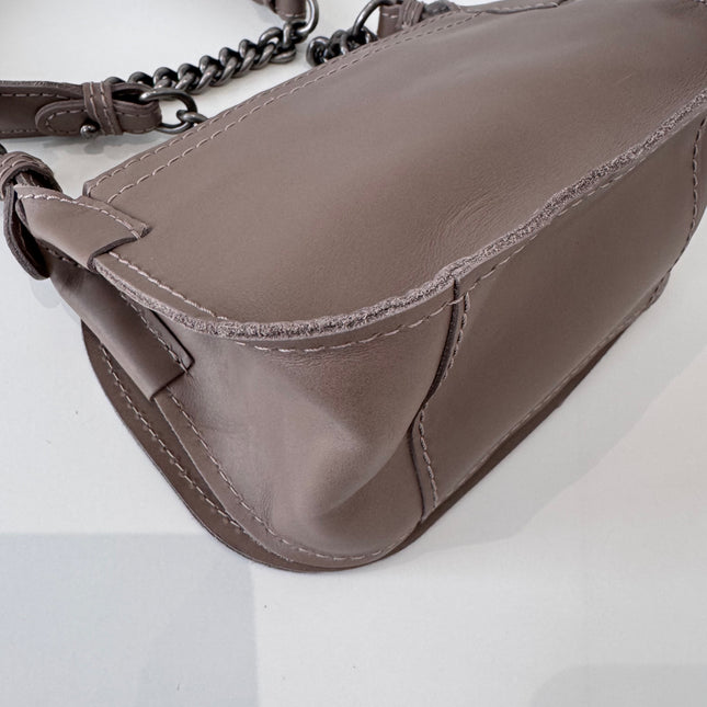 Sac Chanel demie lune marron glacé