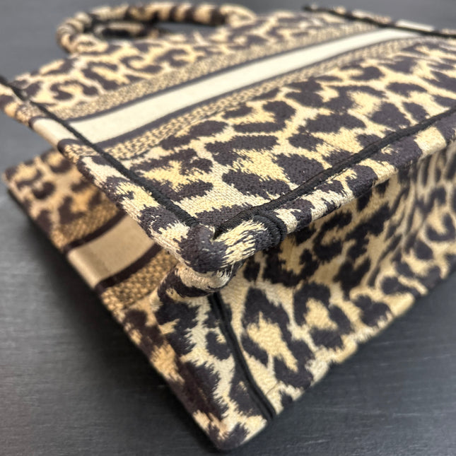 Dior Tote Book small