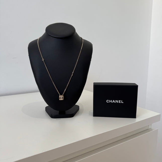 Sautoir chanel CC 2022