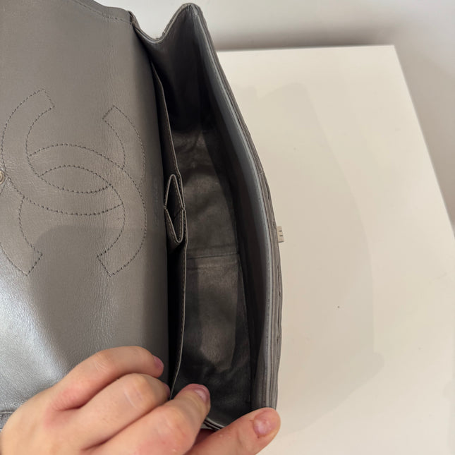 Sac Chanel 2.55 Argent Irisé 28cm