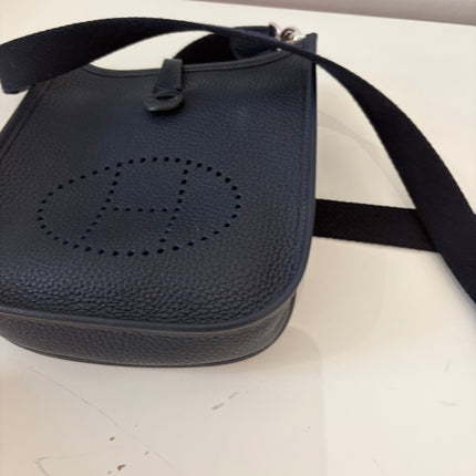 Sac Hermès Evelyne 16 bleu marine