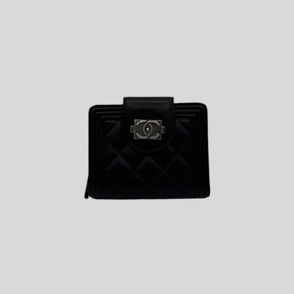 Portefeuille Chanel Boy à rabat