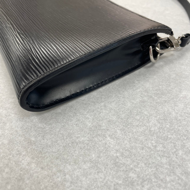 Pochette Épi Louis Vuitton
