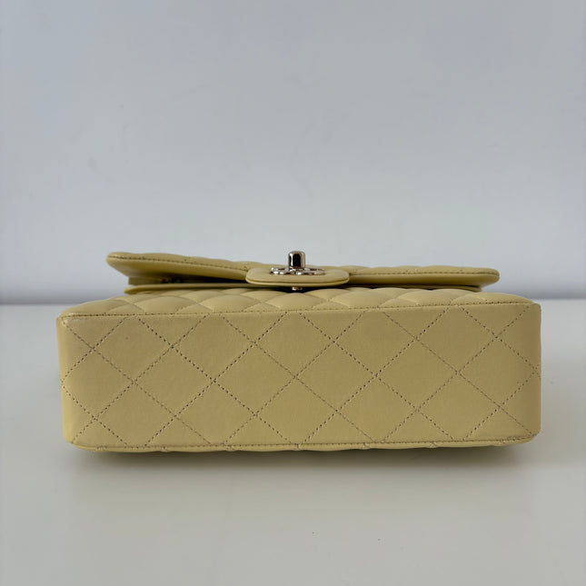Sac Chanel Timeless jaune pâle 23 cm