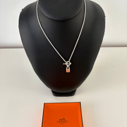 Collier Hermès amulette cadenas