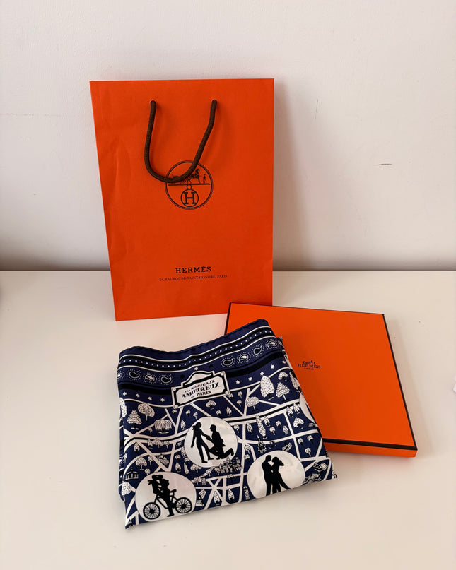 Carré hermès Les Amoureux de Paris 50 cm