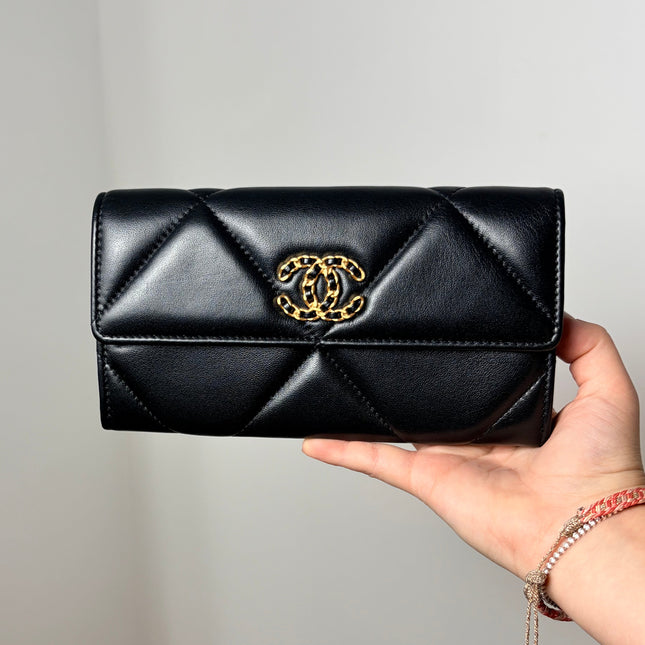 Portefeuille Chanel long à rabat 19