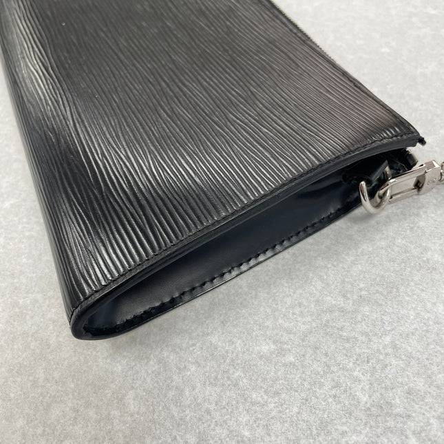 Pochette Épi Louis Vuitton
