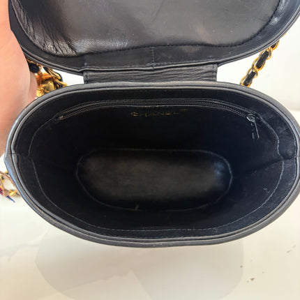 Sac Chanel Vanity bandoulière Tassel noir