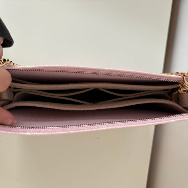 Poche de toilette Louis Vuitton édition limitée Escale 26