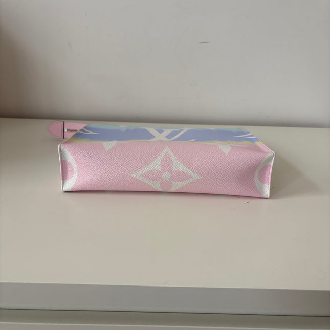 Poche de toilette Louis Vuitton édition limitée Escale 26