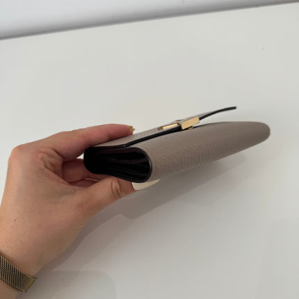 Portefeuille Louis Vuitton Capucines Compact