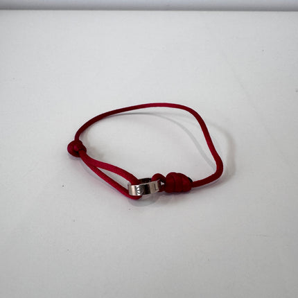 Bracelet Love sur cordon Cartier