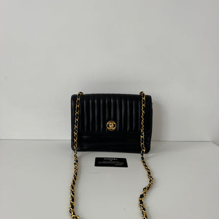 Sac Chanel fermoir circle bandoulière noir