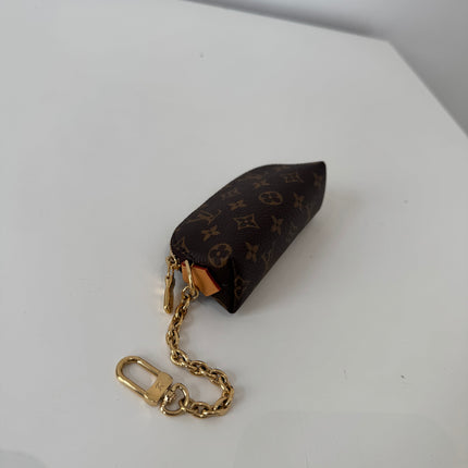 Pochette Louis Vuitton Cosmétique rouge à lèvres