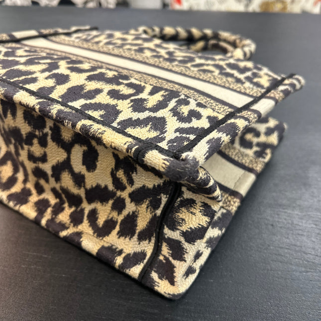 Dior Tote Book small