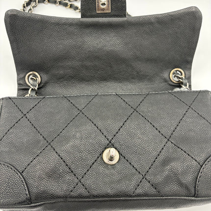 Sac Chanel Classic flap caviar