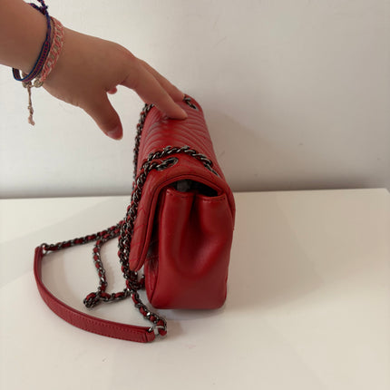 Sac Chanel bandoulière chevrons rouge