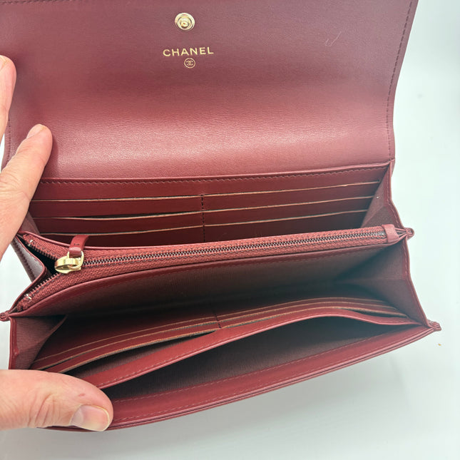 Portefeuille Chanel rouge éteint