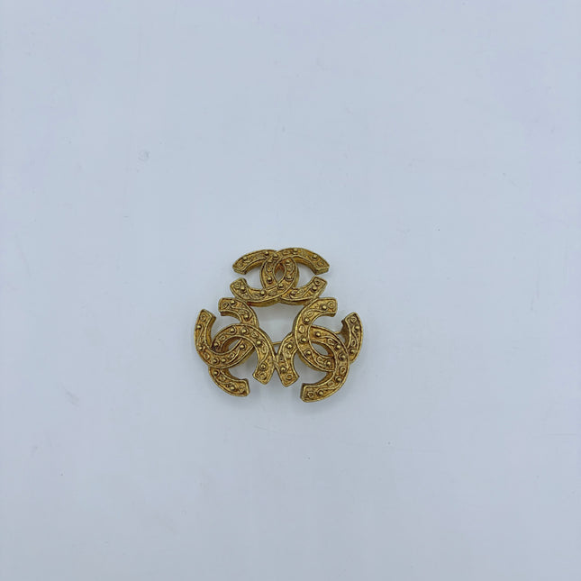 Broche Chanel Triple CC