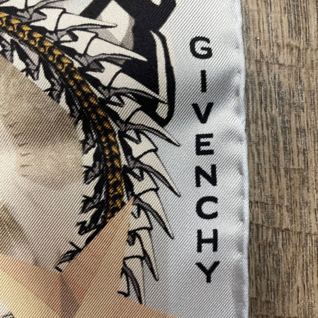 Carré Givenchy