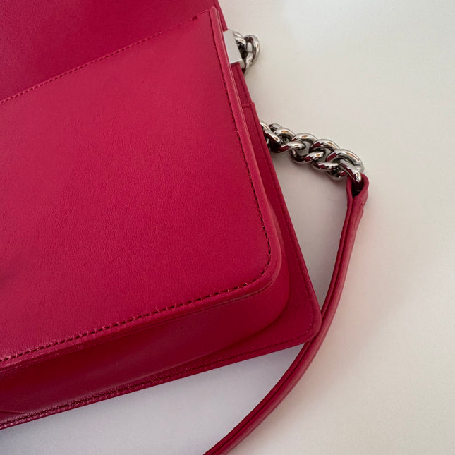 Sac Chanel Boy classique rose fushia