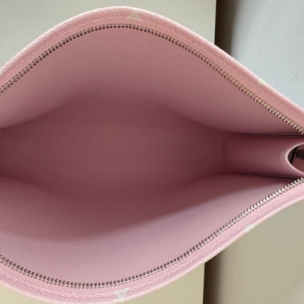 Poche de toilette Louis Vuitton édition limitée Escale 26