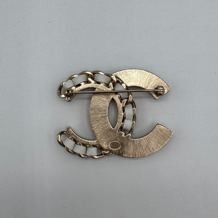 Broche Chanel double C perles et strass