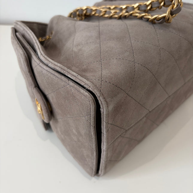 Petit Sac Chanel 25 gris en suede