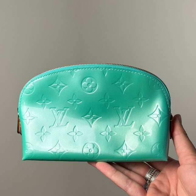 Trousse cosmétique Louis Vuitton vert d’eau pm