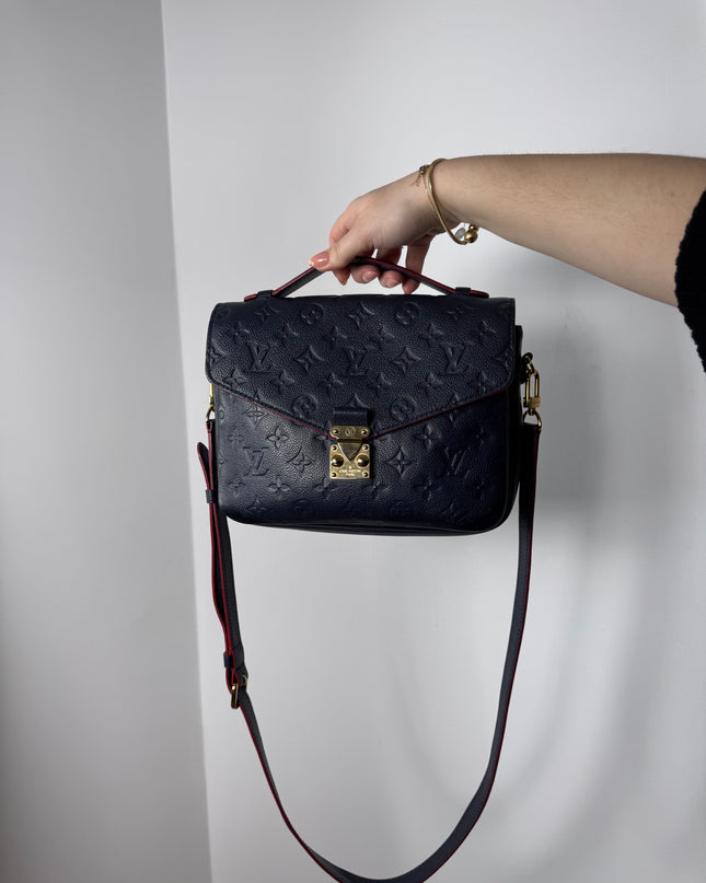 Pochette Métis Louis Vuitton Cuir empreinte marine