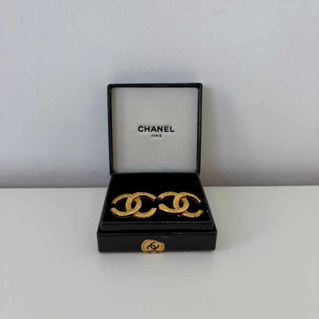 Boucles d'oreilles Chanel CC à clips