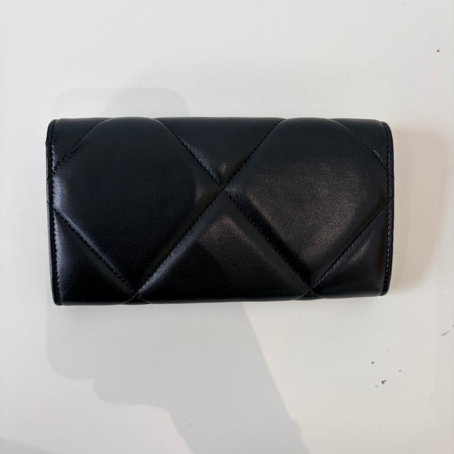 Portefeuille Chanel long à rabat 19