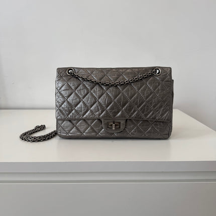 Sac Chanel 2.55 Argent Irisé 28cm