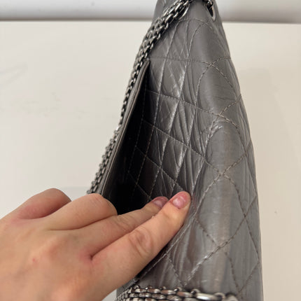 Sac Chanel 2.55 Argent Irisé 28cm